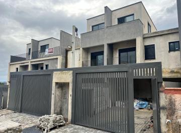 Casa de 3 quartos, Curitiba · Sobrado a venda no Pilarzinho com 3 Dormitórios 3 Vagas - Avalia Permuta
