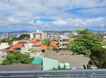 2e9bf8c2d73c01feafae031c04bb0e85621c7d06 · À venda | 72 m², Sacada com churrasqueira, vista Mar, 2 quartos e 1 vaga de garagem - Capoeiras, Flo