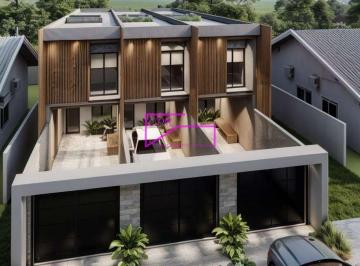 Casa · 122m² · 3 Quartos · 2 Vagas · Sobrado novo frontal