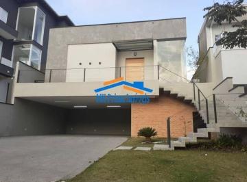 Casa · 384m² · 3 Quartos · 6 Vagas · Linda Casa em Condomínio Morada da Serra em Aldeia da Serra!