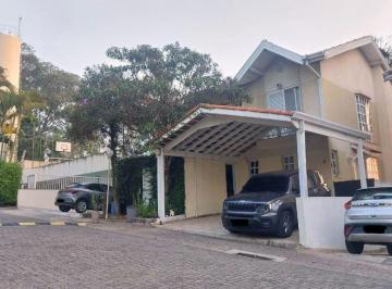 33b90e1858cedcaab06c2e325c4a531be26eda27 · Residência em condomínio fechado dotado de segurança moderna e abrangente.