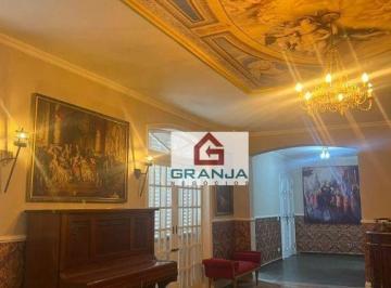 9fdf877bf38496c9a04549ca0ffb2d70a5dde510 · . A mansão é repleta de quadros e detalhes medievais, com todos os quartos e ambientes seguindo essa