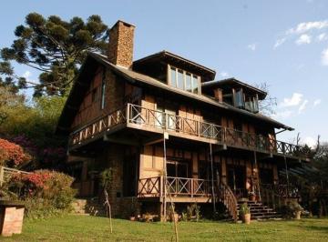 650247_i2I4d7wJy9oip9G89X2_6502476733c1030a79b.jpg · Residencia no centro de Gramado