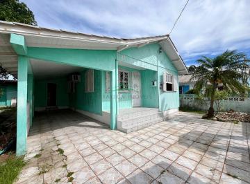 Casa · 315m² · 4 Quartos · 2 Vagas · Casa com quintal na Cabeçuda