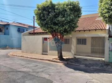 Casa · 423m² · 5 Quartos · 3 Vagas · Sobrado com 4 suítes na Morada do Ouro