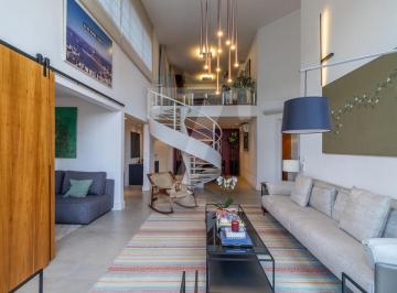 Apartamento · 285m² · 3 Quartos · 3 Vagas · Cobertura duplex reformada à venda no Itaim