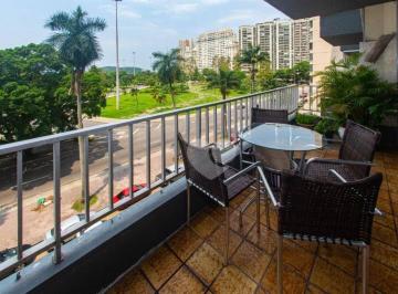 f6dc1528640be4c98a52ef6424ffe040bbaa8cb1 · Praia do Flamengo! Linda Vista com varanda Prédio com Infra e piscina. 3 Vagas.