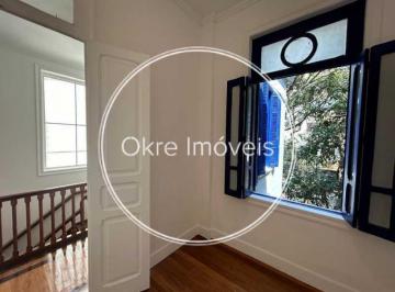 Comercial · 433m² · 4 Vagas · Casa - / Comercial / Humaitá