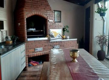 Casa · 123m² · 3 Quartos · 4 Vagas · VENDE-SE CASA 3Q (1 SUÍTE) COM PISCINA E CHURRASQUERA - REGIÃO DO AEROPORTO - REGIÃO LESTE
