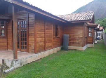 Foto 01 · Casa de Madeira com 2 quartos e 2 vagas para venda em Itaipu, Niterói-RJ