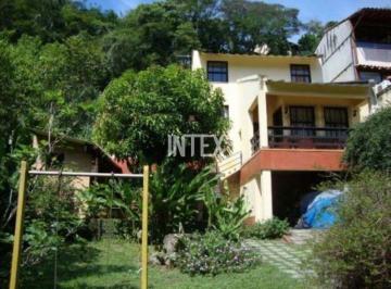 Foto 01 · Excelente casa em área nobre de Pendotiba, terreno de 1.000 m2, todo arborizado, 400 m2 de construçã