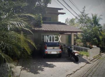 Foto 01 · Casa espetacular para venda na região de Pendotiba dentro de  condomínio fechado. Casa com 3 pavimen