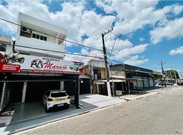 Casa · 450m² · 6 Quartos · 2 Vagas · CASA Á VENDA COM TRÊS PAVIMENTOS.