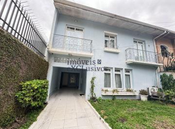 Casa · 140m² · 3 Quartos · 2 Vagas · Casa de 140m² à venda no Batel.