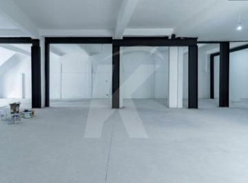 Comercial · 420m² · Loja comercial com 420 m², com 02 banheiros