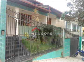 Casa · 10m² · 4 Quartos · 2 Vagas · Casa em  Rua Silas Pacheco - Pinheiro - Manhuaçu/MG