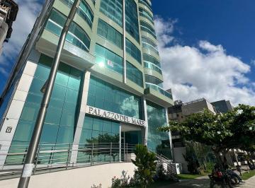 Apartamento · 240m² · Empreendimento frente mar,ótima área de lazer.