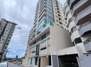Apartamento · 143m² · Excelente apartamento,bem localizado,com lazer.