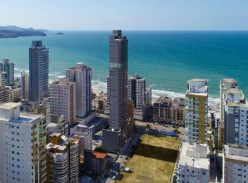 Apartamento · 40m² · Empreendimento em Meia Praia,pertinho do mar,ótimo lazer.
