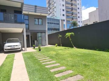 Casa · 230m² · 4 Quartos · 2 Vagas · Casa à venda no bairro Centro - Itajaí/SC