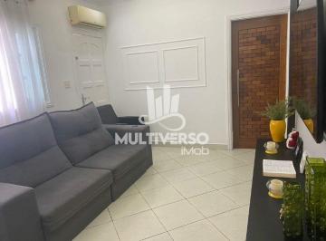 Casa · 193m² · 3 Quartos · 2 Vagas · Casa térrea com 193m², localizado na Guilhermina, 02 dormitórios + edícula