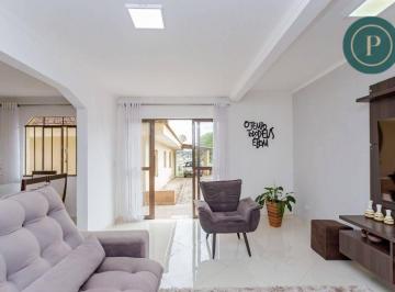 32a7fb5991814ec695e09960e479f5814fe16d3c · Duas casas de esquina no Campo Comprido
