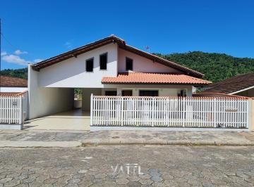 Casa · 185m² · 3 Quartos · 2 Vagas · Casa com piscina no Jaraguá Esquerdo - Jaraguá do Sul/SC