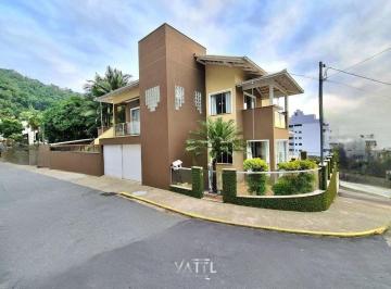 Casa · 315m² · 4 Quartos · 4 Vagas · Linda casa de esquina com piscina - Vila Nova - Jaraguá do Sul/SC