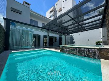 Casa · 310m² · 4 Quartos · 4 Vagas · Casa Mobiliada com 4 Suítes, Piscina Aquecida e Espaço Gourmet em Jaraguá do Sul