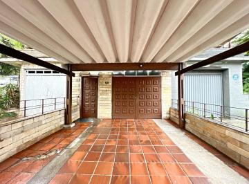 Casa de 2 quartos, São Paulo · Casa à venda Tremembé - 180m² -2 dormitórios e 2 banheiros -03 vagas