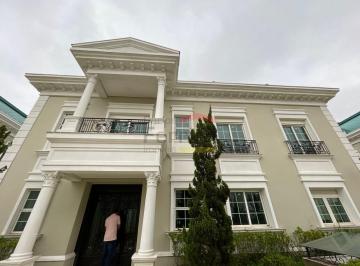 Casa · 775m² · 5 Quartos · 7 Vagas · Condomínio Alto Padrão com mais de 17.000 m² de terreno, região bem arborizados.