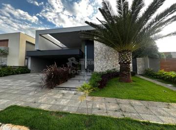 Casa · 680m² · 4 Quartos · 3 Vagas · Golden Park - Fase I com 4 dormitórios sendo 3 no piso térreo