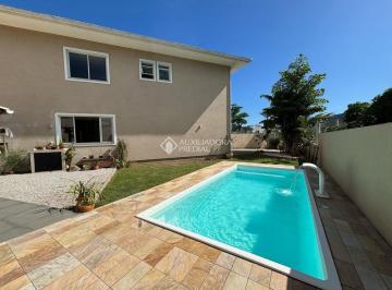 Casa · 166m² · 3 Quartos · 2 Vagas · Casa à venda com 3 suítes e piscina na Cachoeira do Bom Jesus - Florianópolis/SC | Espaço, privacida