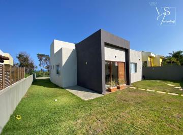 Casa · 180m² · 3 Quartos · 2 Vagas · Casa Alto Padrão à venda em Condomínio Parque Jacuípe