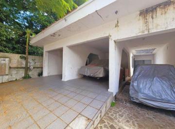 90f0344568e3a8f4f3d79aea122699a6cc874365 · À venda no Balneário do Estreito! 2 Casas, frente para 2 ruas, 455m² e 4 vagas de garagem.