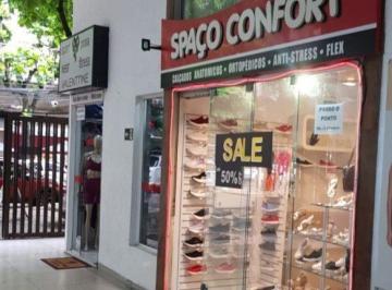 Comercial · 74m² · Loja em galeria no Guarujá. Ao lado da praia. Bem localizada