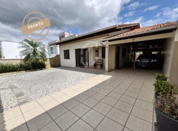 Casa de 4 quartos, Balneário Piçarras · JD1430 - Casa Mobiliada com Amplo Espaço de Terreno em Balneário Piçarras/SC