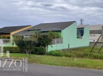 Apartamento · 4 Quartos · 2 Vagas · Casa com 02 dormitórios mais um  anexo com 02 apartamentos
