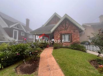 Casa · 319m² · 3 Quartos · 3 Vagas · Casa de condomínio em Das Bromélias - Centro - Canela/RS