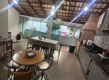 Casa · 185m² · 3 Quartos · 3 Vagas · Casa com 3 quartos à venda, bairro Jardim Sul - Uberlândia/MG