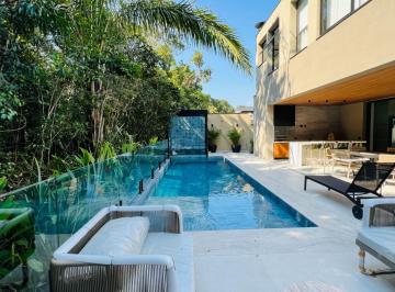 Casa de 5 quartos, Bertioga · Casa á venda no Modulo 24, com 6 suítes, 6 vagas, 449 m2 de area útil.