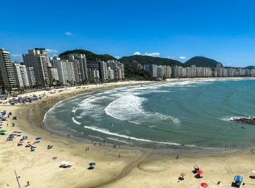 Apartamento · 176m² · 4 Quartos · 2 Vagas · Apartamento frente ao mar na praia das Astúrias no Guarujá.