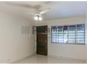Casa · 100m² · 3 Quartos · 1 Vaga · Casa com dois quartos + escritório/suíte, 100m2, há 200m (4 min a pé) do Metrô e Shopping.