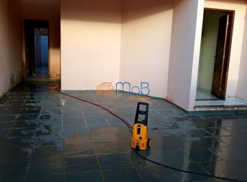 Casa · 105m² · 3 Quartos · 1 Vaga · Excelente casa linear com 3 quartos (1 suíte) e garagem para 2 carros