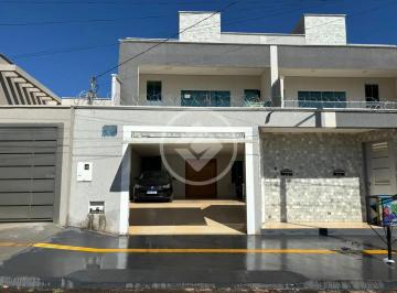 Casa · 296m² · 4 Quartos · 4 Vagas · Sobrado no Jardim Atlântico em Goiânia codigo: 93521