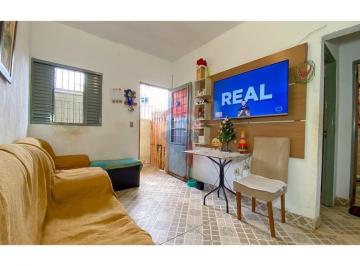 Casa · 128m² · 4 Quartos · 1 Vaga · Espaçosa Casa em Fazendinha: Conforto e Investimento