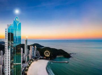 Apartamento · 376m² · 5 Quartos · 4 Vagas · Apartamento à venda com 05 suítes no centro de Balneário Camboriú.