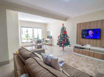 Casa · 200m² · 4 Quartos · 4 Vagas · LINDO SOBRADO DE 3 QUARTOS NA QNM 22