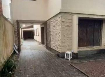 Casa · 320m² · 3 Quartos · 6 Vagas · Casa em Vila Nova Conceição com 320m²