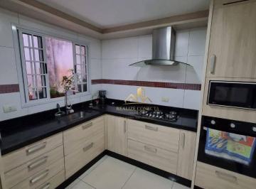 08816ee0bee6ab7805a543f81672975a80930463 · Casa à venda na Cohab II com 3 suítes e 2 vagas
